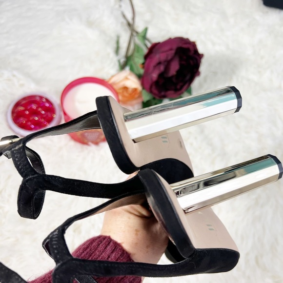 COPY - JLo heels color black and gold, size 9 - Picture 13 of 16